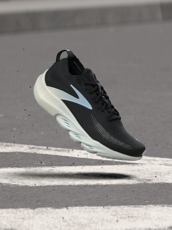 Cushioned flexible road running shoes - black blue blue