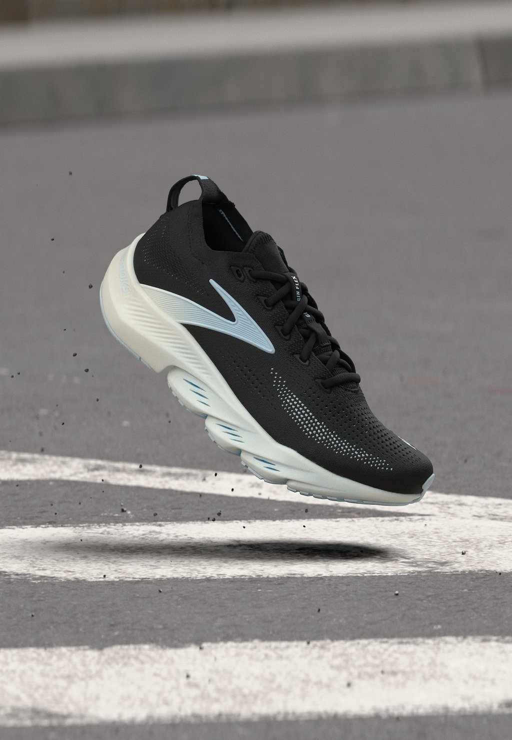 Cushioned flexible road running shoes - black blue blue