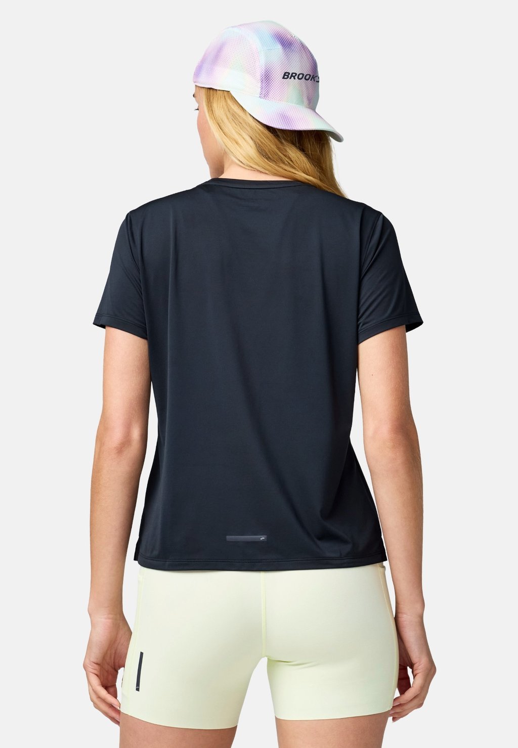 Short-sleeve basic T-shirt - black