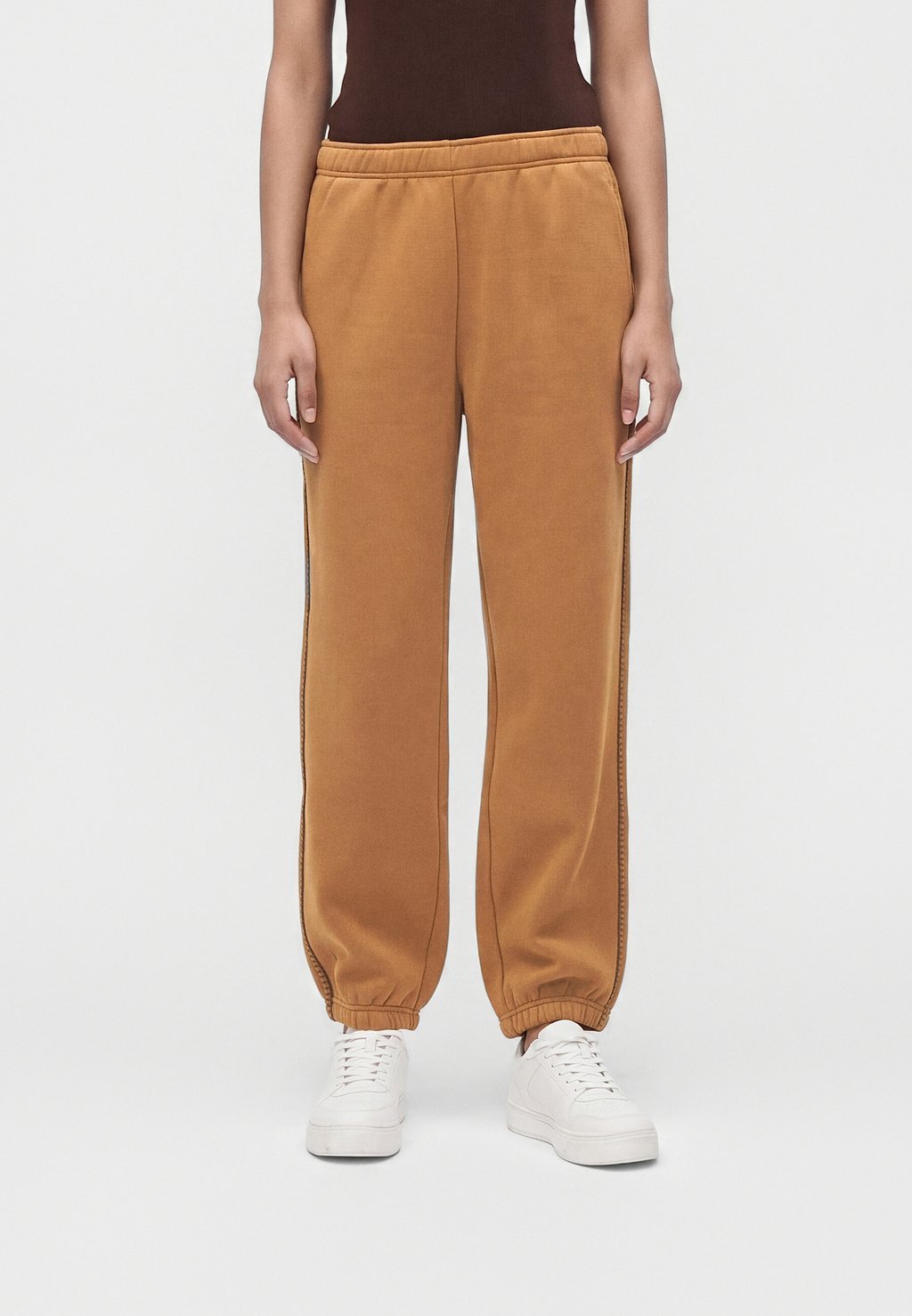 Joggers - chestnut