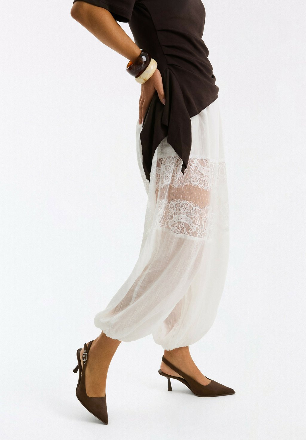 Spool-heel slingback court shoes - brown